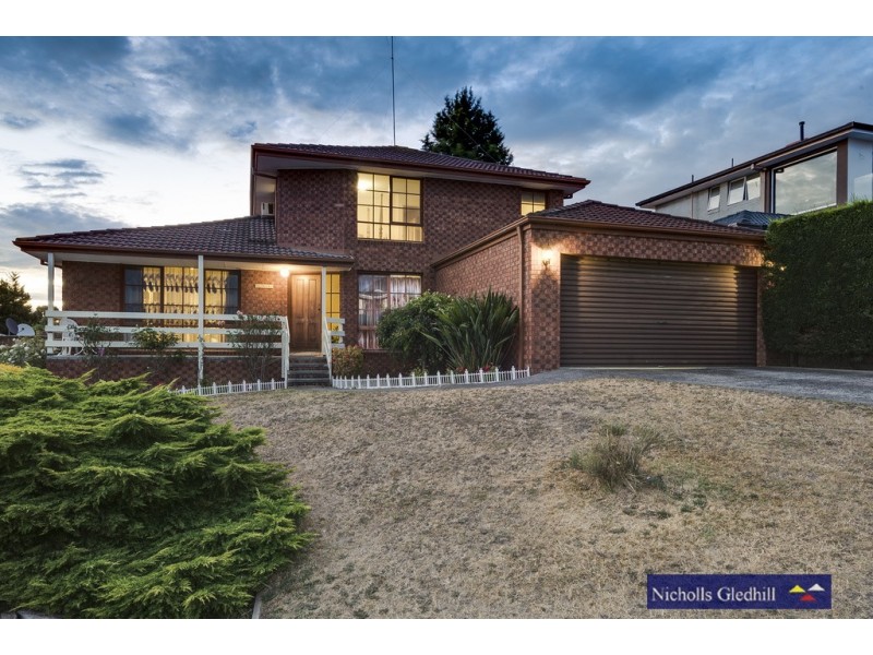 10 Moya Close, Endeavour Hills VIC 3802