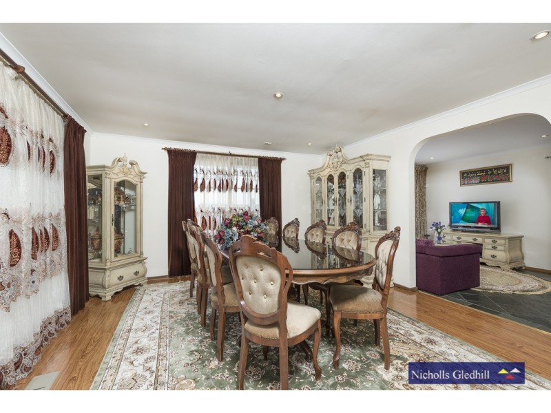 10 Moya Close, Endeavour Hills VIC 3802
