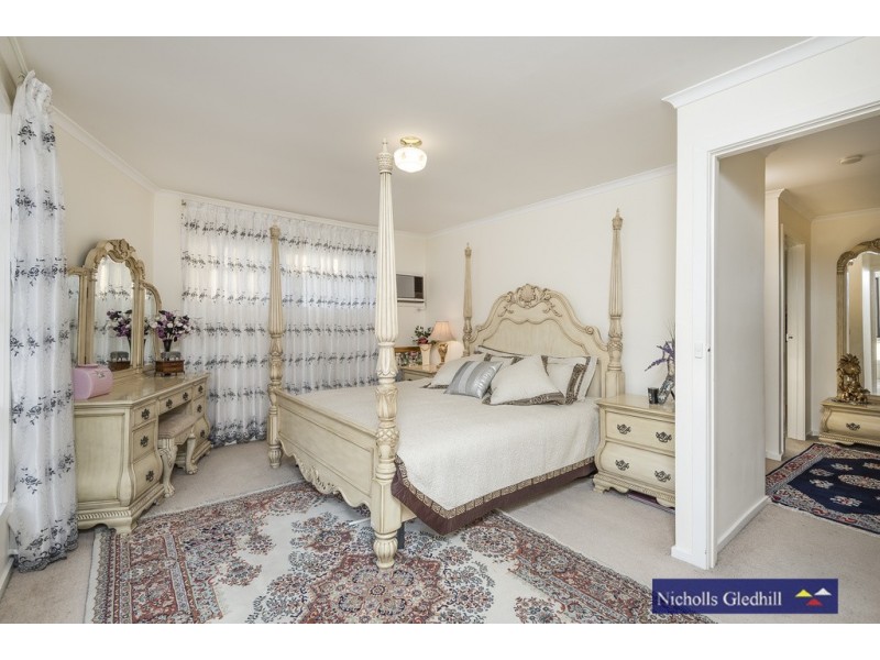 10 Moya Close, Endeavour Hills VIC 3802