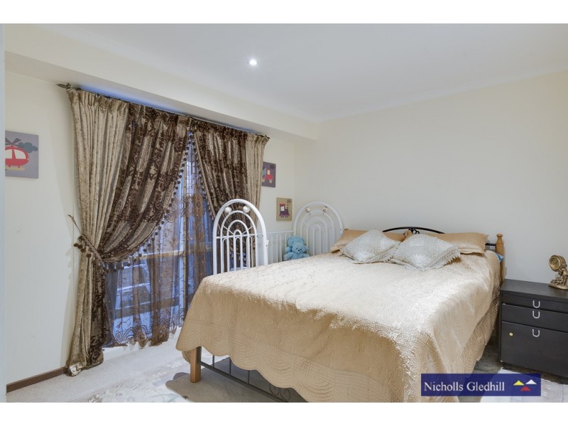 10 Moya Close, Endeavour Hills VIC 3802