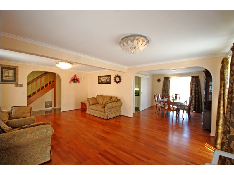 23 Sienna Crescent, Endeavour Hills VIC 3802