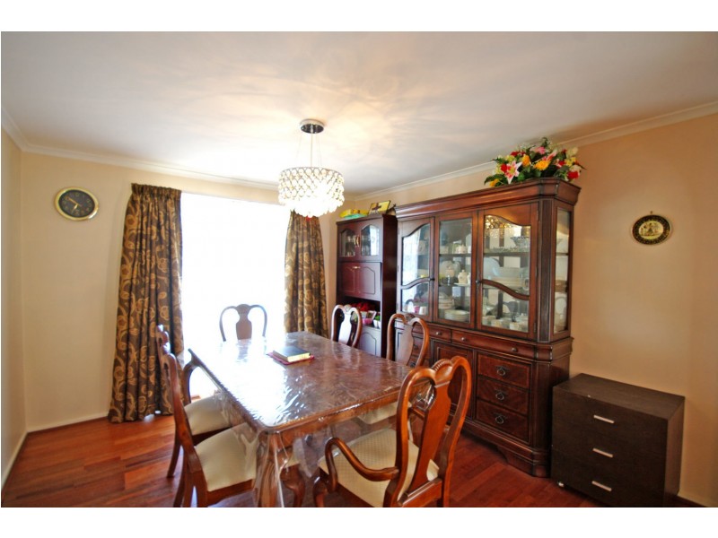 23 Sienna Crescent, Endeavour Hills VIC 3802