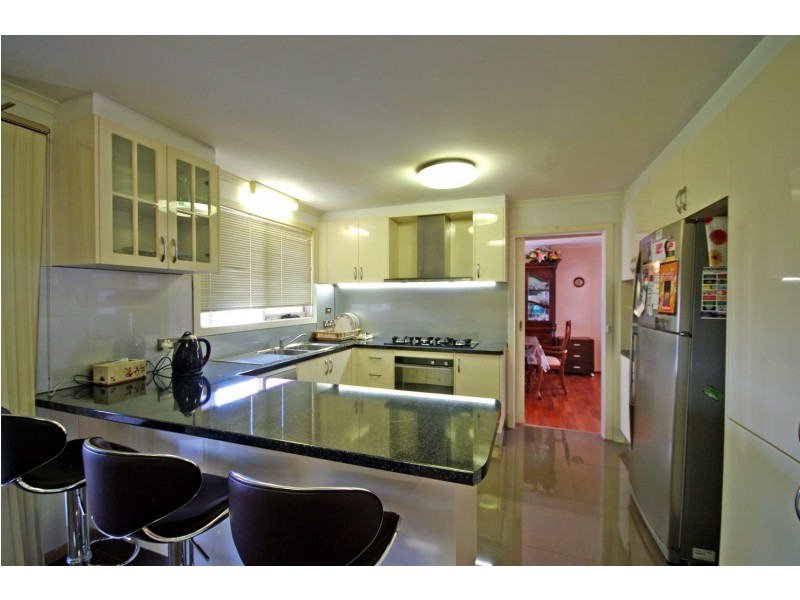 23 Sienna Crescent, Endeavour Hills VIC 3802