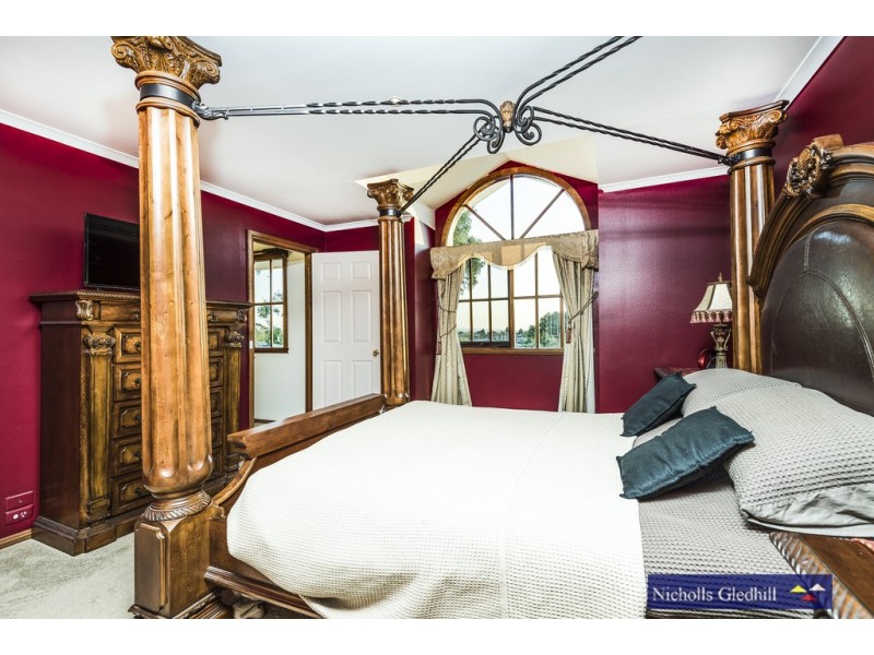 6 Chantell Avenue, Endeavour Hills VIC 3802