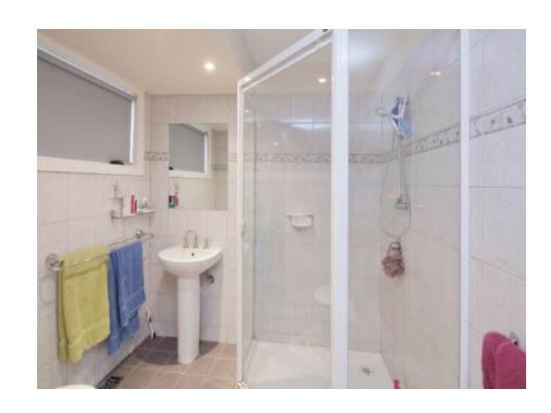 30 LAURISTON DRIVE, Endeavour Hills VIC 3802