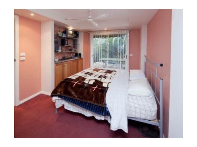 30 LAURISTON DRIVE, Endeavour Hills VIC 3802