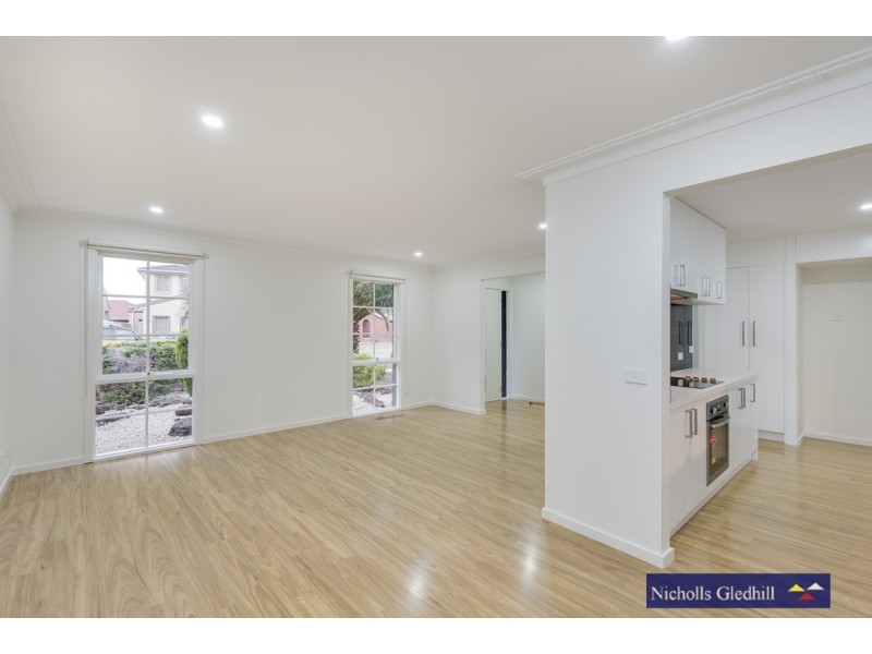 4 Primrose Hill Close, Endeavour Hills VIC 3802