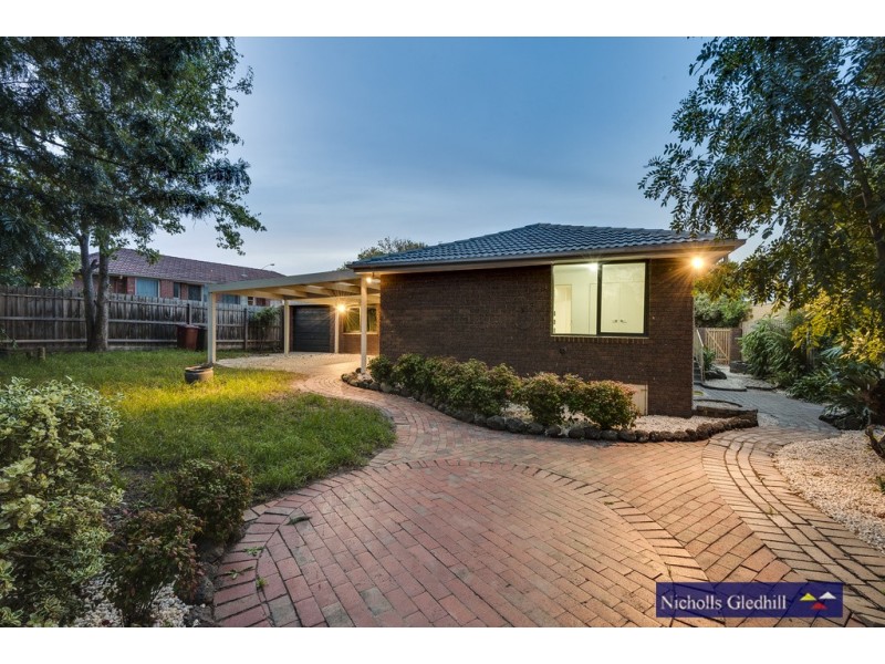 4 Primrose Hill Close, Endeavour Hills VIC 3802