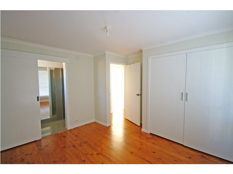 5 Simmonds Place, Endeavour Hills VIC 3802