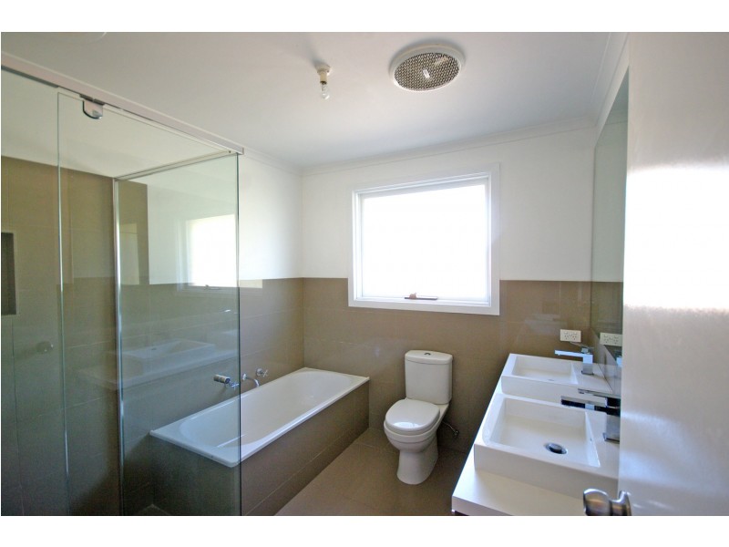 5 Simmonds Place, Endeavour Hills VIC 3802