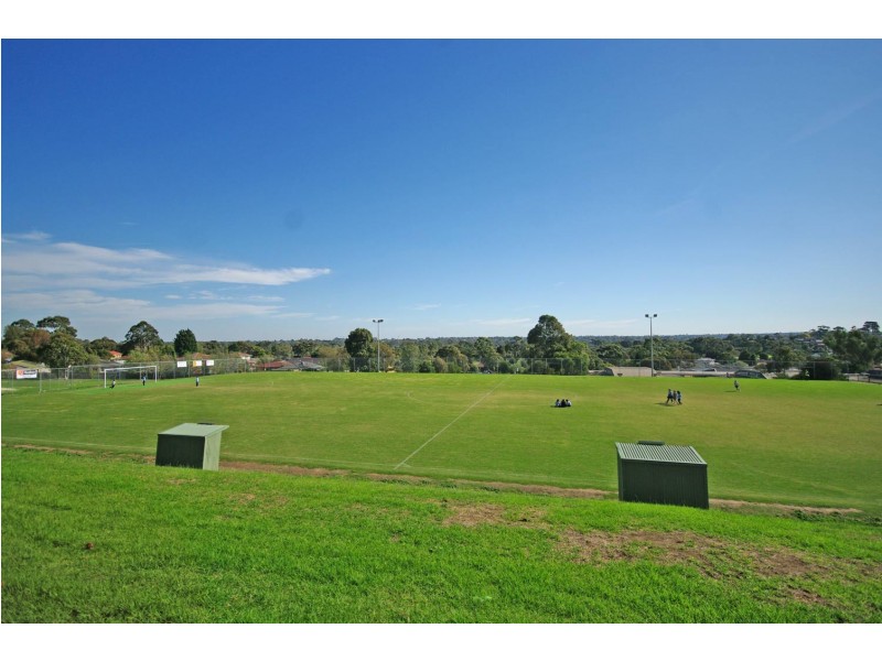 5 Simmonds Place, Endeavour Hills VIC 3802