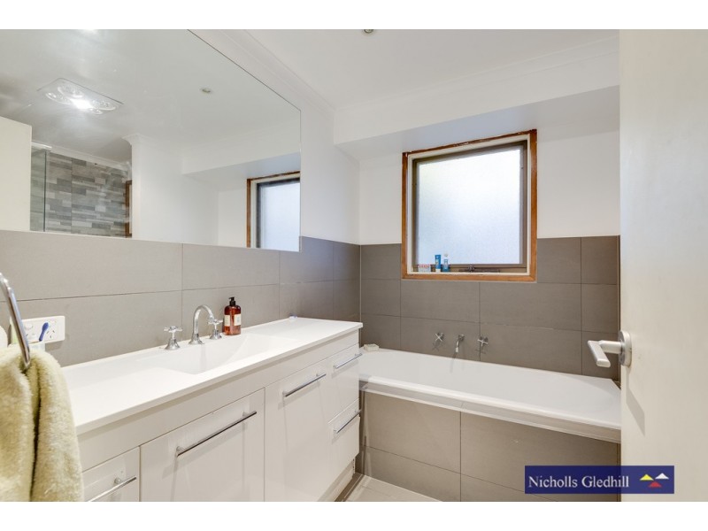 7 Hann Close, Endeavour Hills VIC 3802