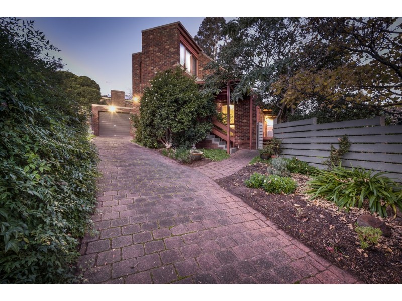 16 Anderson Court, Endeavour Hills VIC 3802