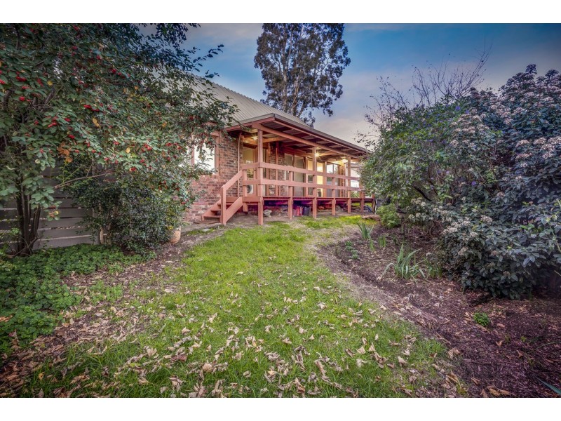 16 Anderson Court, Endeavour Hills VIC 3802