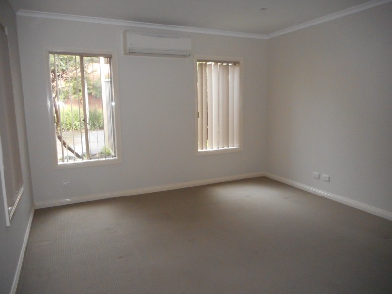 2/20 BLACKWOOD DRIVE, Narre Warren VIC 3805