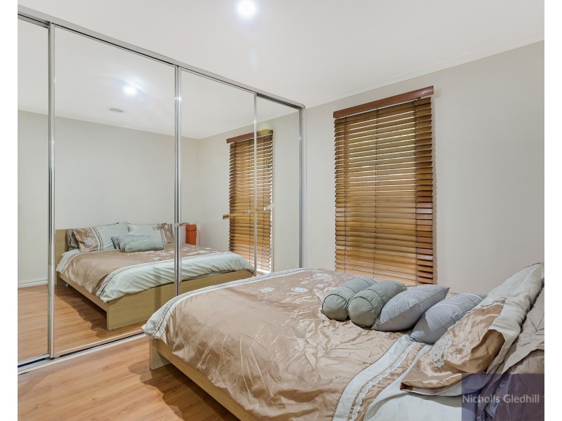 51 Chalcot Drive, Endeavour Hills VIC 3802