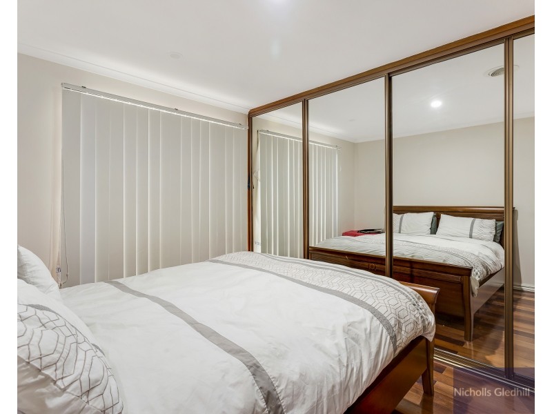 51 Chalcot Drive, Endeavour Hills VIC 3802