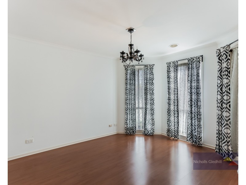 47 Hamilton Drive, Cranbourne North VIC 3977