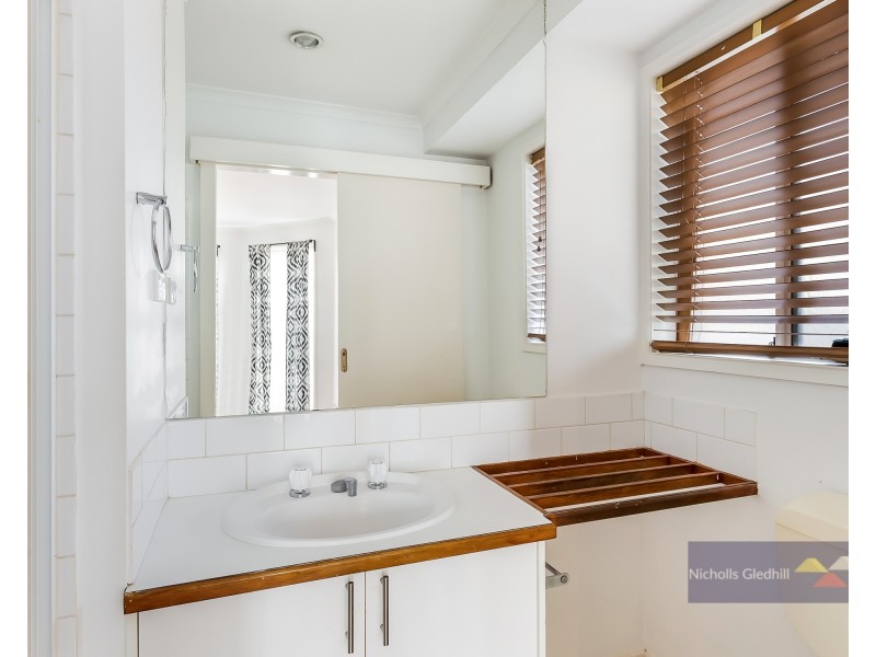 47 Hamilton Drive, Cranbourne North VIC 3977