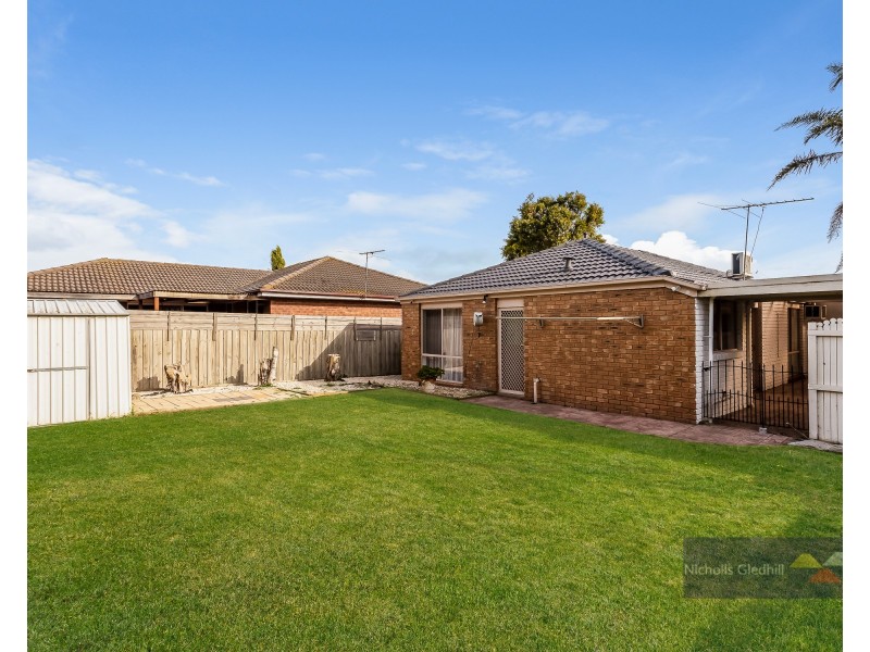 47 Hamilton Drive, Cranbourne North VIC 3977