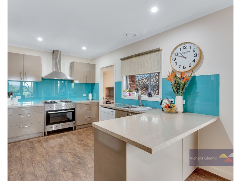 7 Wevlin Close, Endeavour Hills VIC 3802