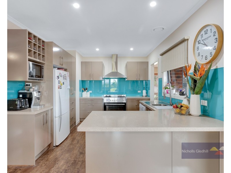 7 Wevlin Close, Endeavour Hills VIC 3802