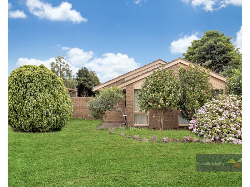 29 John Fawkner Drive, Endeavour Hills VIC 3802