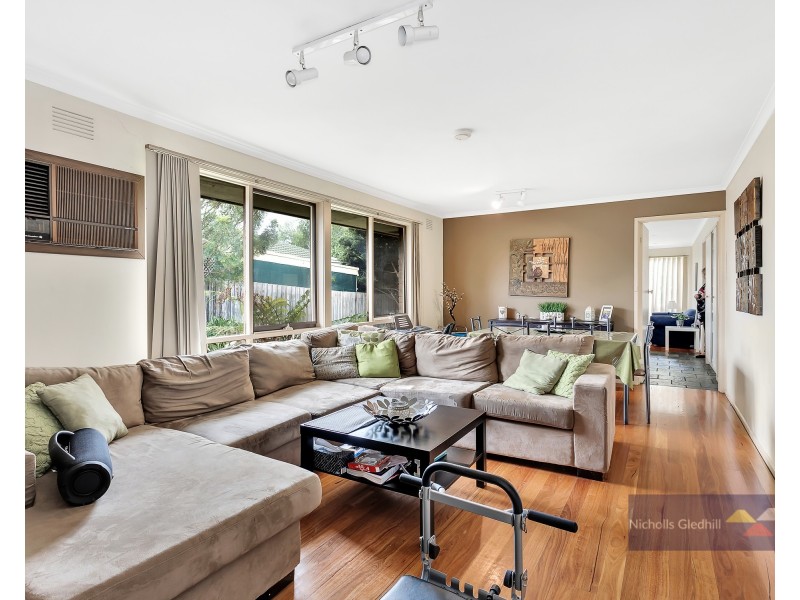 29 John Fawkner Drive, Endeavour Hills VIC 3802