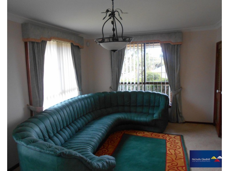 1 Hamilton Close, Endeavour Hills VIC 3802