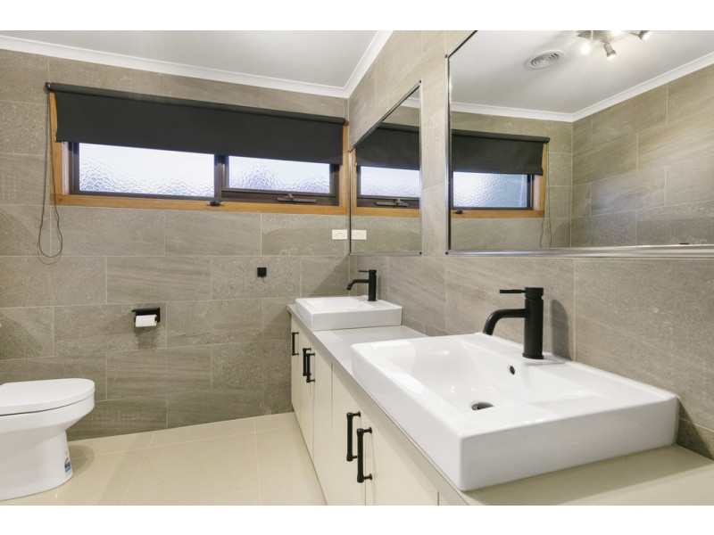 3 Waruka Close, Endeavour Hills VIC 3802