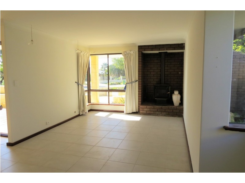 7 Dolton Place, Warnbro WA 6169