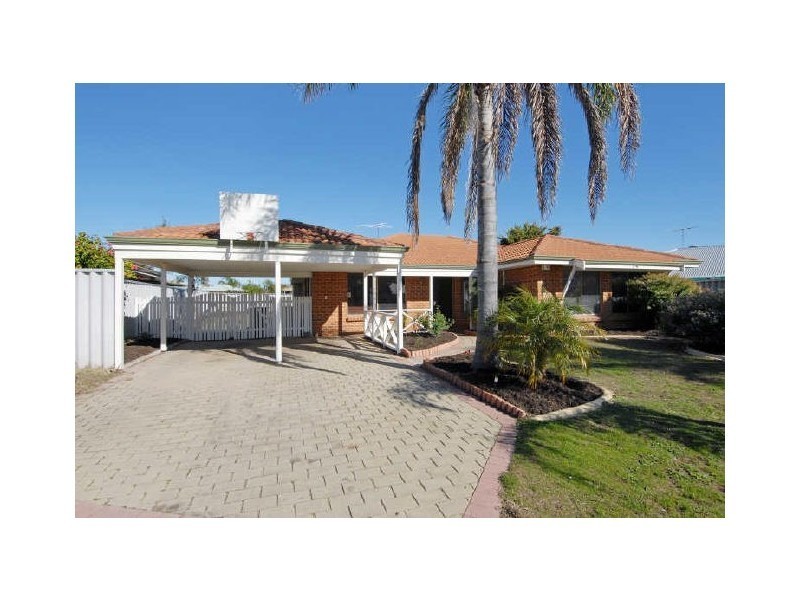 12 Lightfoot Place, Cooloongup WA 6168