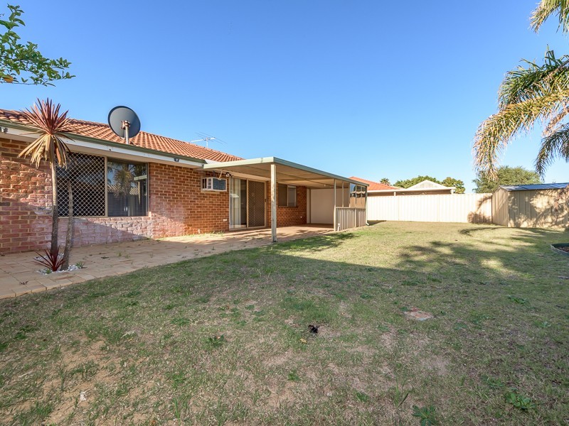 12 Lightfoot Place, Cooloongup WA 6168