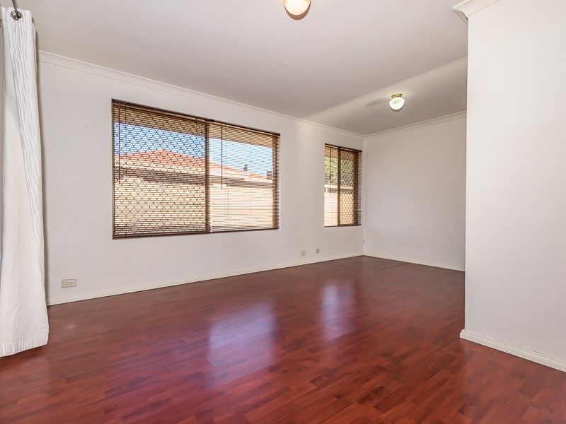 12 Lightfoot Place, Cooloongup WA 6168