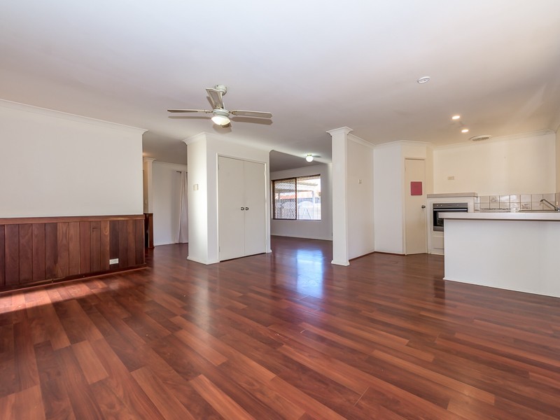 12 Lightfoot Place, Cooloongup WA 6168