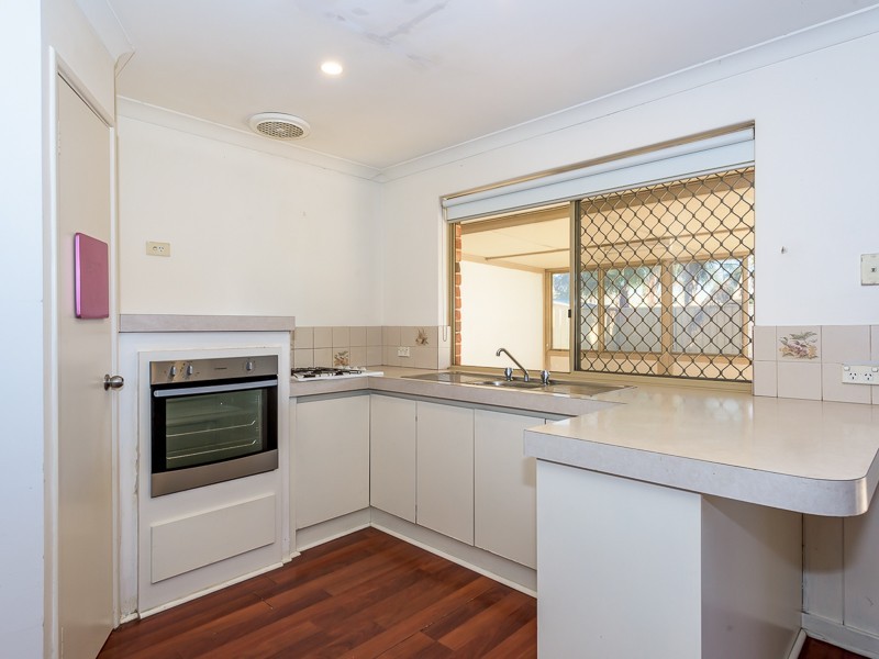 12 Lightfoot Place, Cooloongup WA 6168