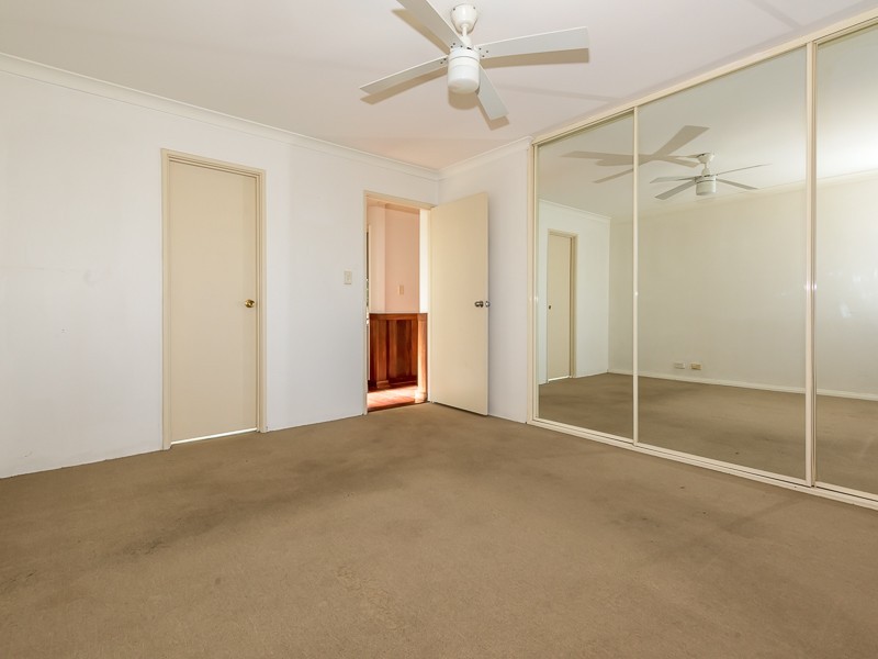 12 Lightfoot Place, Cooloongup WA 6168
