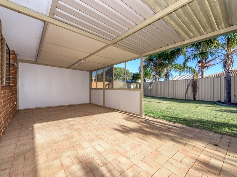 12 Lightfoot Place, Cooloongup WA 6168