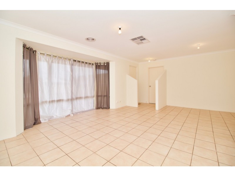 1 Tenella Mews, Warnbro WA 6169