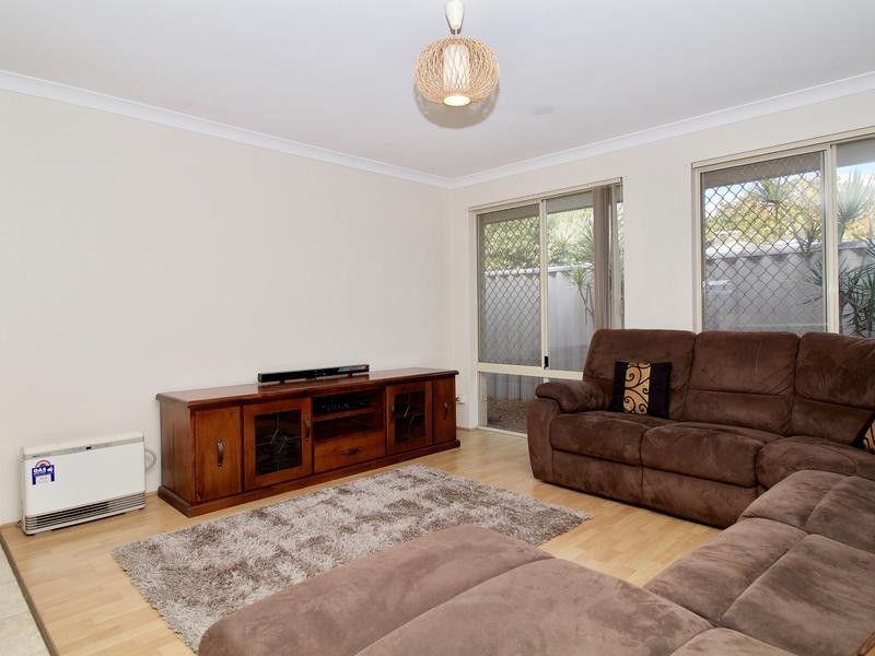 4 Greenlea Crescent, Warnbro WA 6169