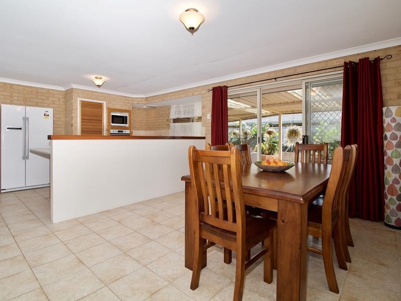4 Greenlea Crescent, Warnbro WA 6169