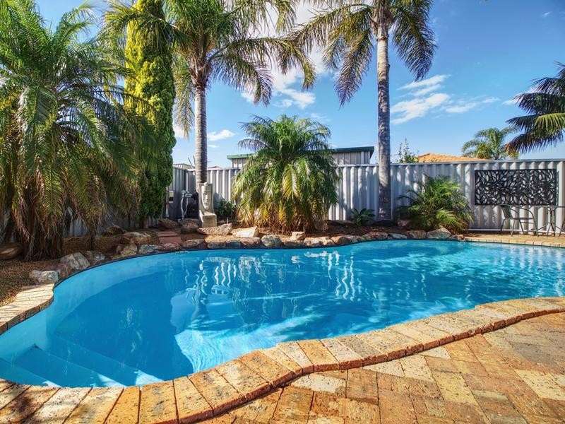 4 Greenlea Crescent, Warnbro WA 6169