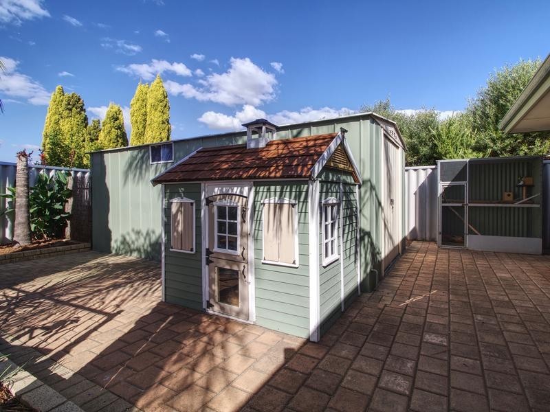 4 Greenlea Crescent, Warnbro WA 6169