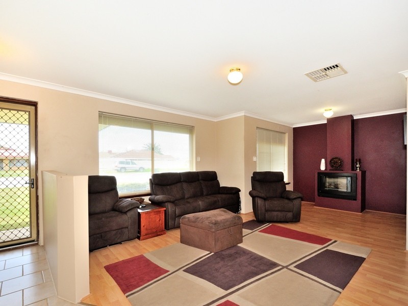 97 Charthouse Road, Waikiki WA 6169