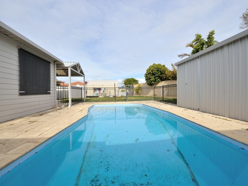 97 Charthouse Road, Waikiki WA 6169