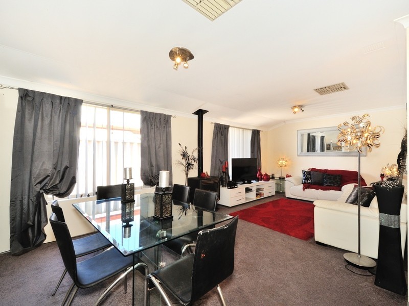 12 Lindeman Court, Waikiki WA 6169