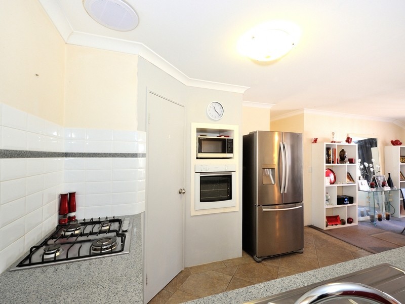 12 Lindeman Court, Waikiki WA 6169