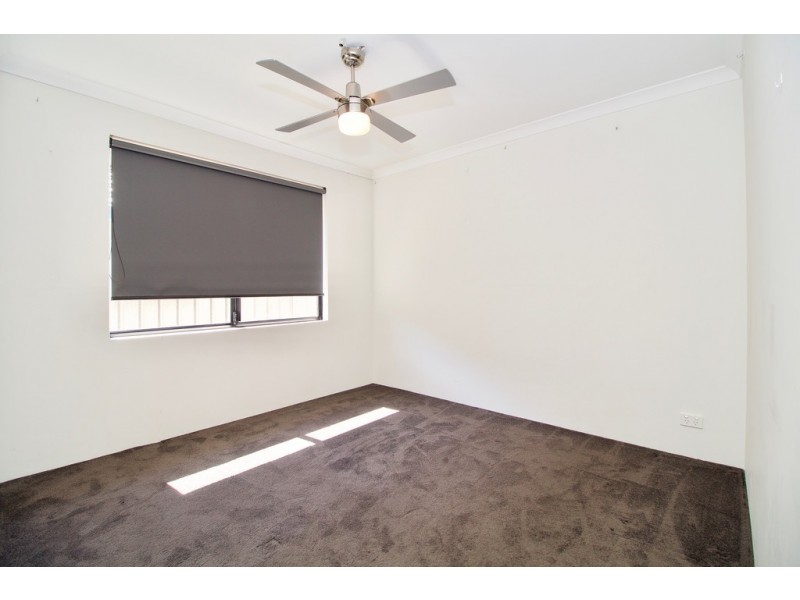 13 Bottlenose Circuit, Waikiki WA 6169