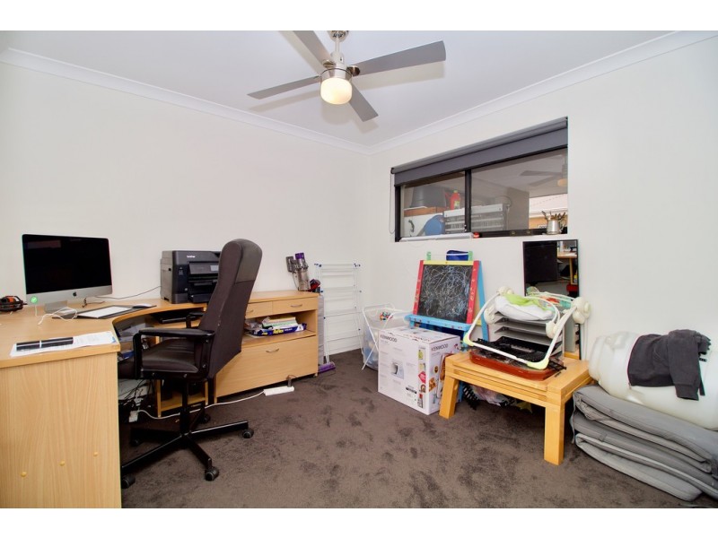 13 Bottlenose Circuit, Waikiki WA 6169