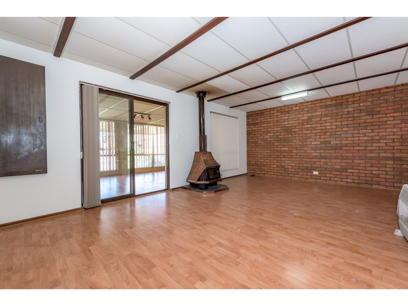 81 Fendam St, Warnbro WA 6169